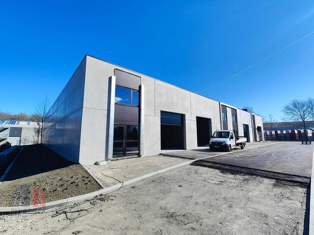 Handelszaak te huur in Oudenburg 8460 1070.00€ slaapkamers 213.00m² - Zoekertje 500819