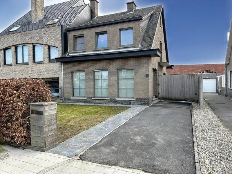 Huis te koop in Wevelgem 8560 317000.00€ 2 slaapkamers 140.00m² - Zoekertje 500883