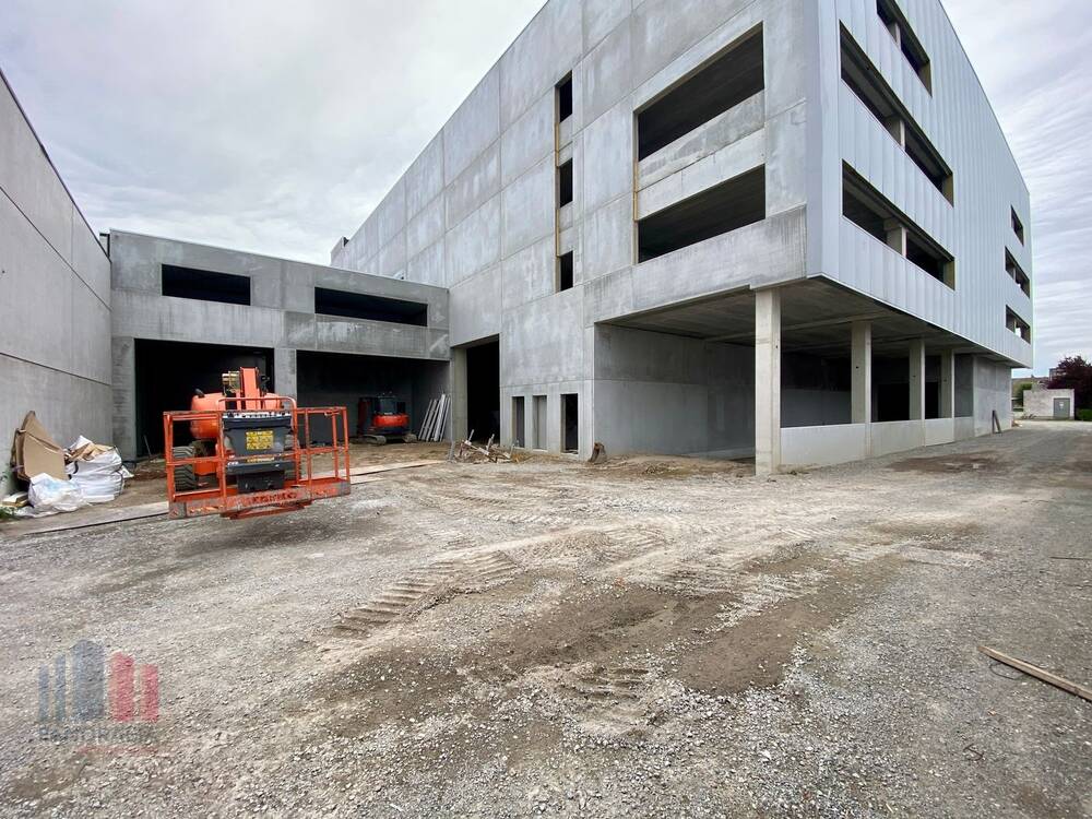 Handelszaak te huur in Wingene 8750 16800.00€ slaapkamers 4229.00m² - Zoekertje 500799