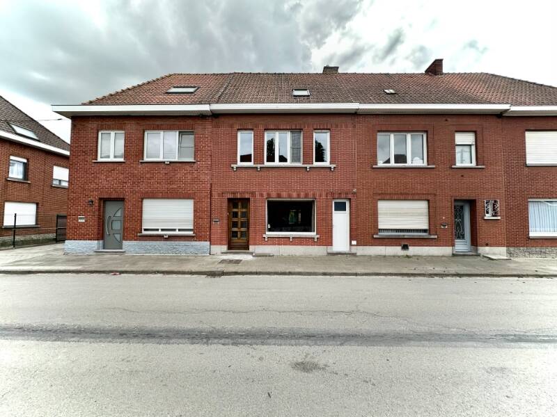 Huis te koop in Harelbeke 8530 219000.00€ 3 slaapkamers 201.00m² - Zoekertje 501005