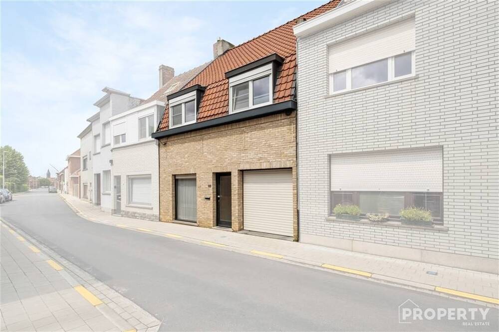 Huis te koop in Wevelgem 8560 229000.00€ 3 slaapkamers 204.00m² - Zoekertje 501060