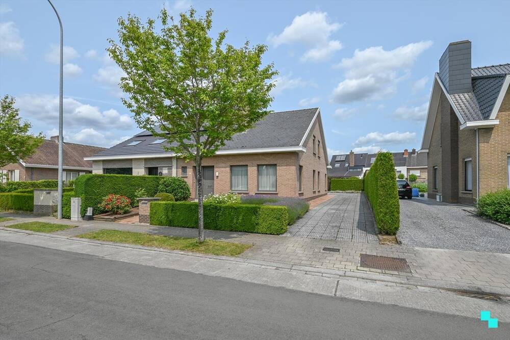 Huis te koop in Izegem 8870 298000.00€ 3 slaapkamers 194.00m² - Zoekertje 499683