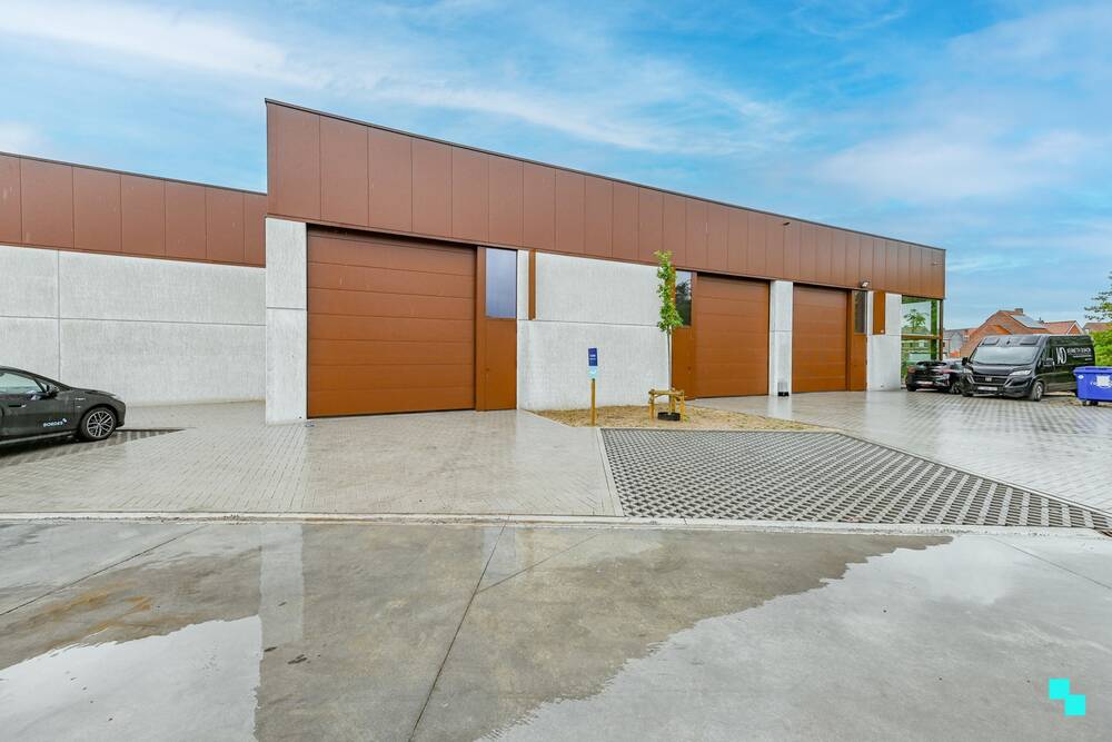 Handelszaak te huur in Izegem 8870 695.00€ slaapkamers m² - Zoekertje 499685