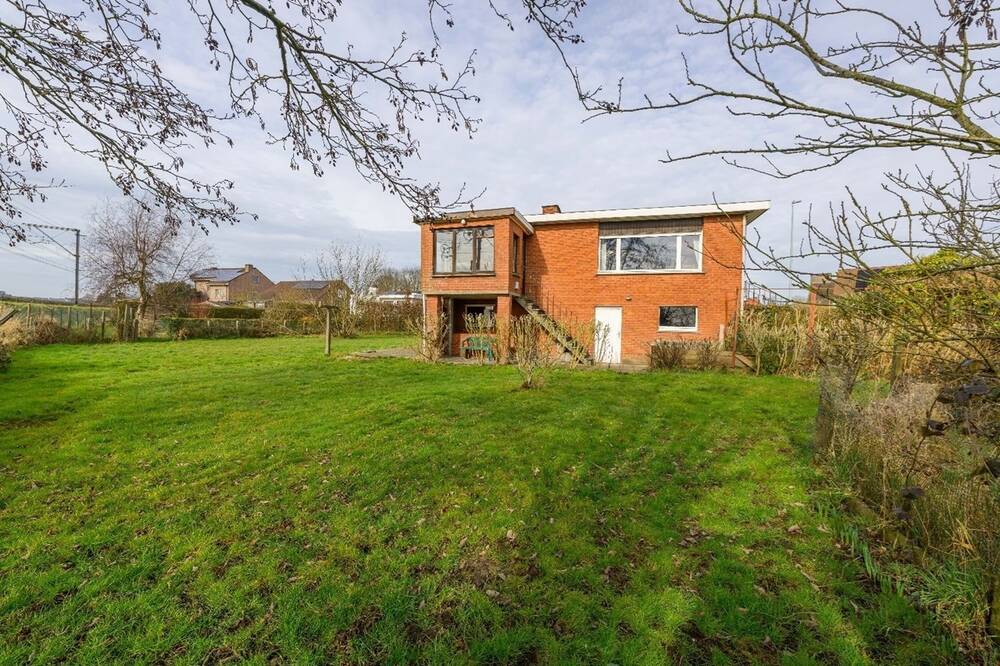 Huis te koop in Tielt 8700 238000.00€ 3 slaapkamers 188.00m² - Zoekertje 499973
