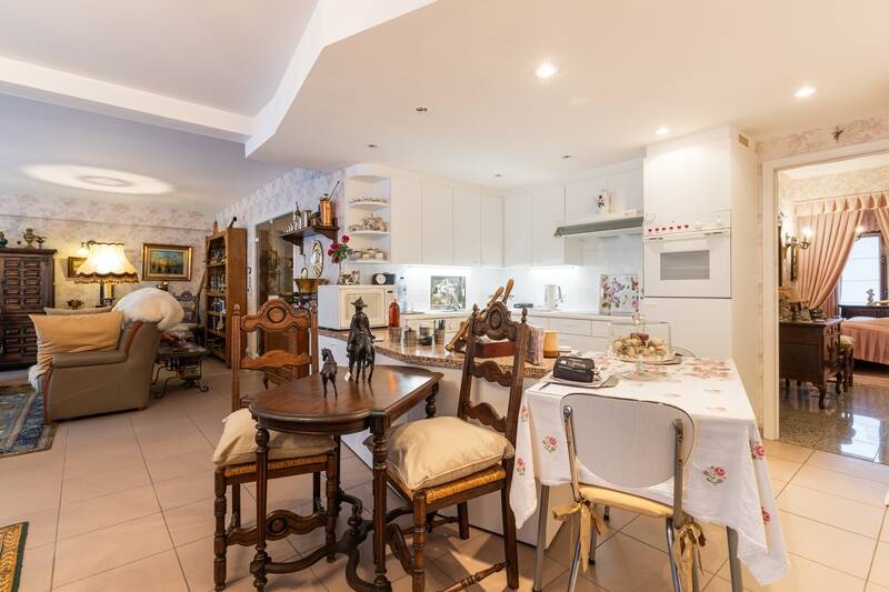 Appartement te  koop in Oostduinkerke 8670 675000.00€ 3 slaapkamers 143.00m² - Zoekertje 499956