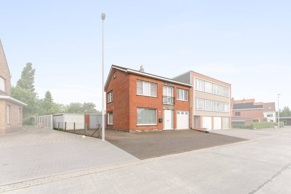 Huis te koop in Oostkamp 8020 385000.00€ 4 slaapkamers m² - Zoekertje 500065