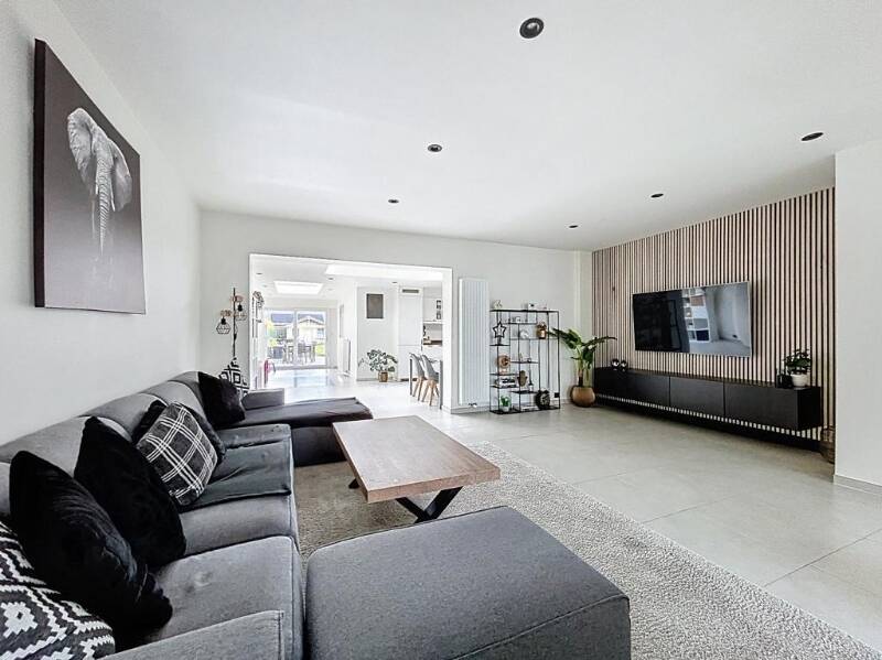 Huis te koop in Roeselare 8800 299000.00€ 3 slaapkamers 195.00m² - Zoekertje 499694