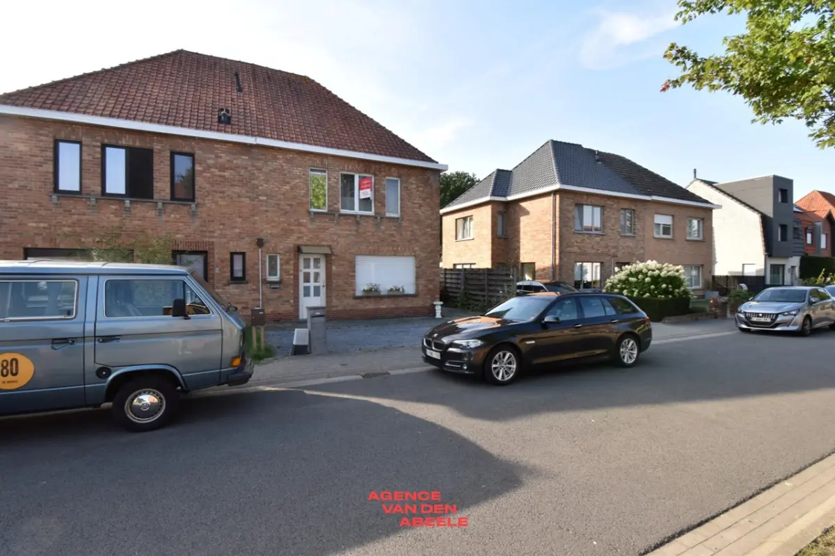 Huis te  koop in Sint-Andries 8200 335000.00€ 3 slaapkamers 105.00m² - Zoekertje 499641