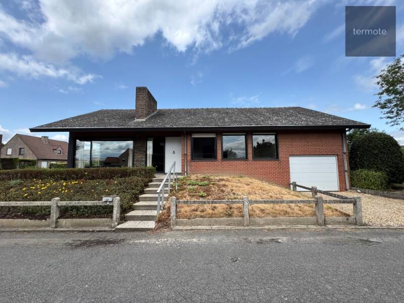 Huis te koop in Sint-Eloois-Vijve 8793 299000.00€ 4 slaapkamers 244.00m² - Zoekertje 499207