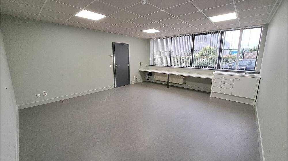 Handelszaak te huur in Brugge 8000 400.00€ 0 slaapkamers m² - Zoekertje 499260