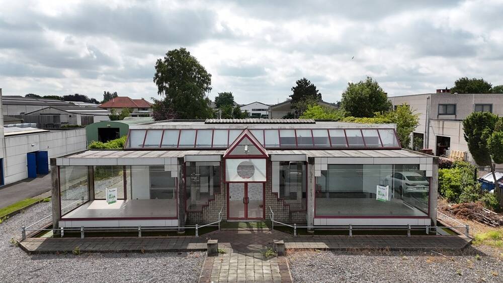 Handelszaak te huur in Ichtegem 8480 2250.00€ slaapkamers m² - Zoekertje 498577