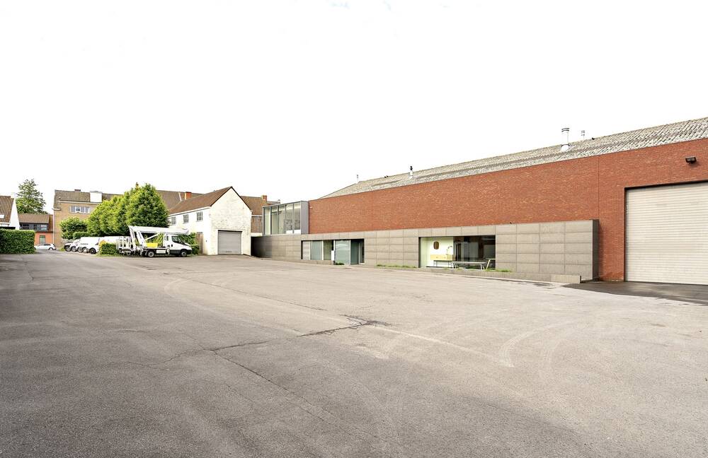 Handelszaak te koop in Lauwe 8930 0.00€ slaapkamers 2307.00m² - Zoekertje 498912