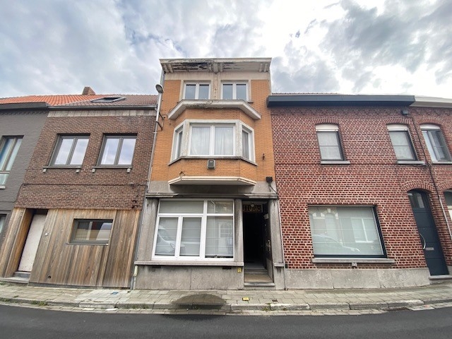 Huis te koop in Lauwe 8930 149000.00€ 4 slaapkamers 300.00m² - Zoekertje 498335