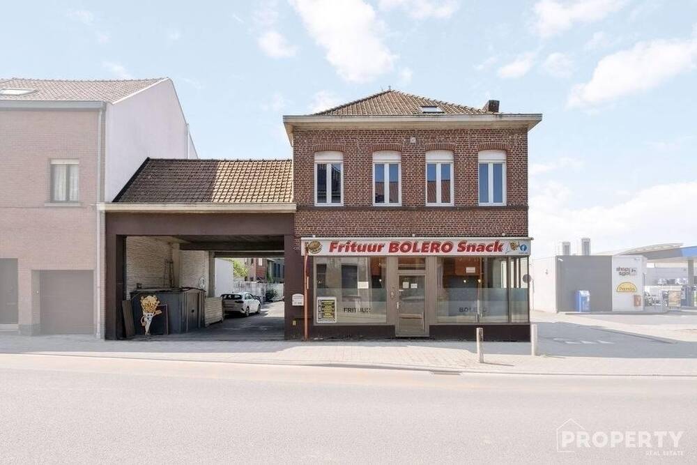 Handelszaak te koop in Kortrijk 8500 320000.00€ 3 slaapkamers 257.00m² - Zoekertje 498026