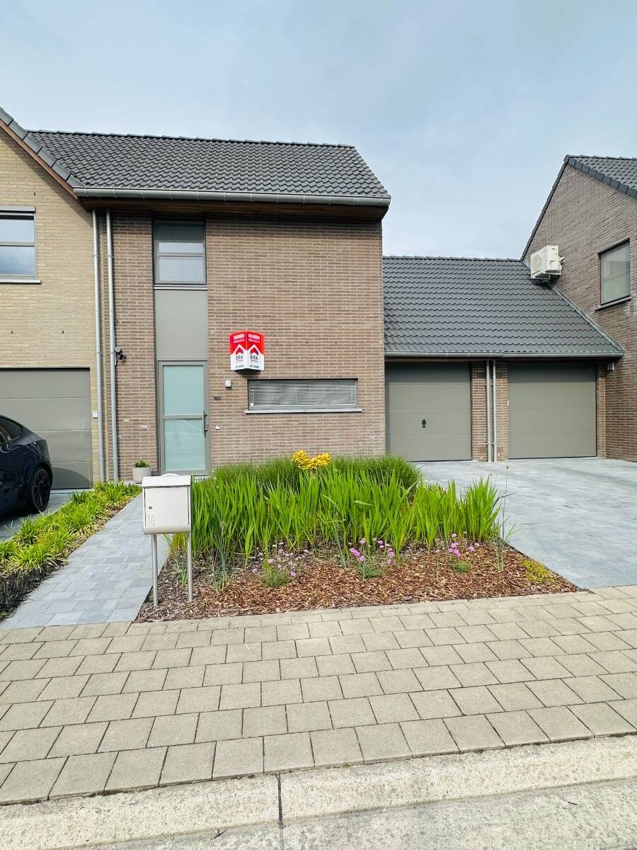 Huis te  huur in Roeselare 8800 900.00€ 2 slaapkamers 112.00m² - Zoekertje 496177