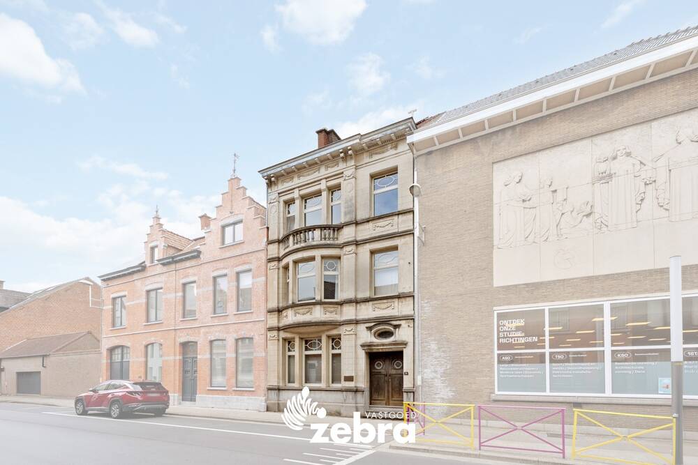 Huis te koop in Roeselare 8800 415000.00€ 5 slaapkamers 322.00m² - Zoekertje 495237