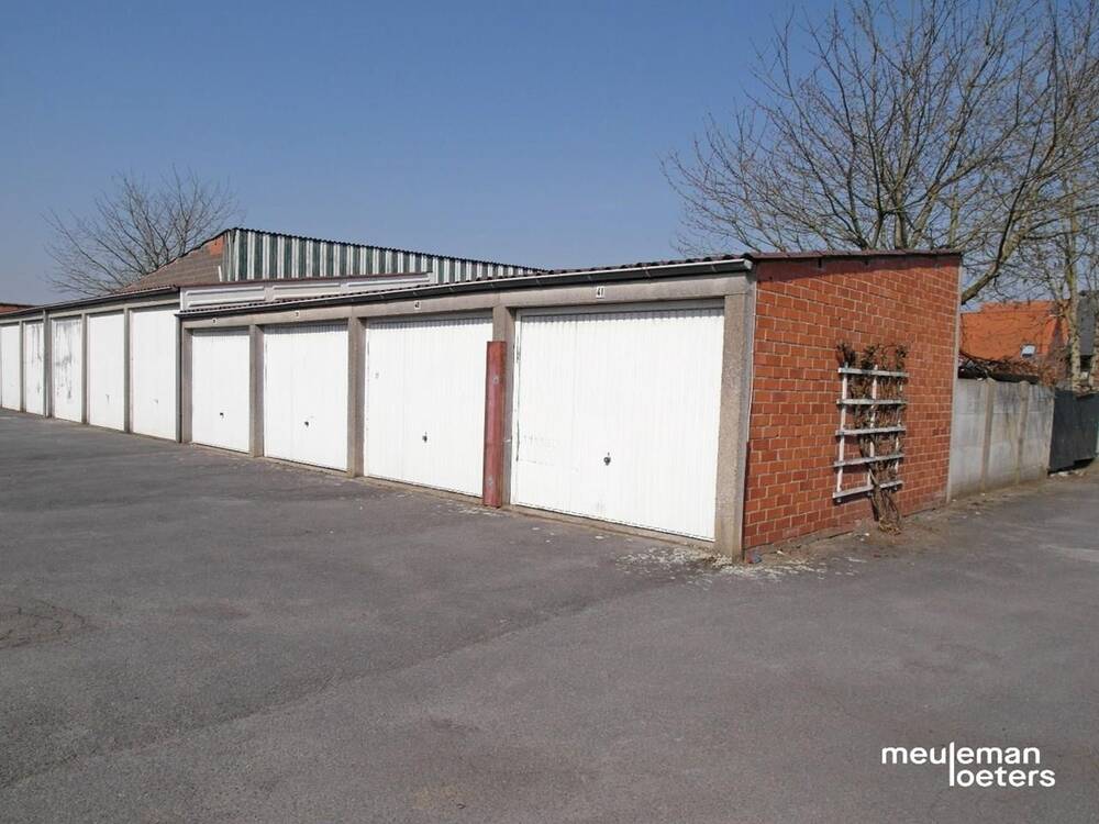 Parking & garage te  huur in Oostkamp 8020 65.00€  slaapkamers m² - Zoekertje 495496
