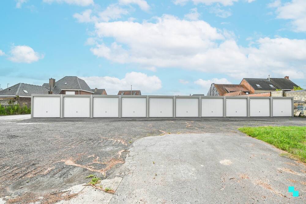 Parking & garage te  huur in Markegem 8720 65.00€  slaapkamers m² - Zoekertje 495227