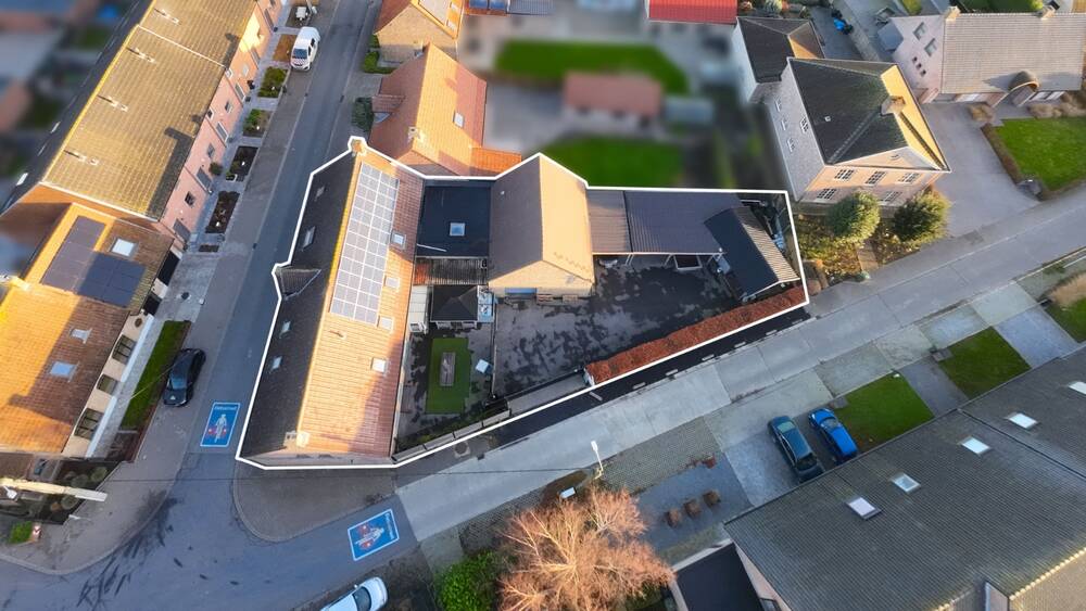 Handelszaak te koop in Diksmuide 8600 385000.00€ 6 slaapkamers 324.00m² - Zoekertje 495260