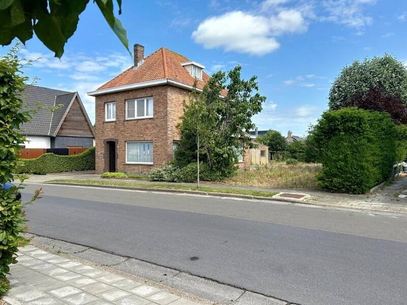Huis te koop in Zedelgem 8210 299000.00€ 3 slaapkamers 157.00m² - Zoekertje 495086