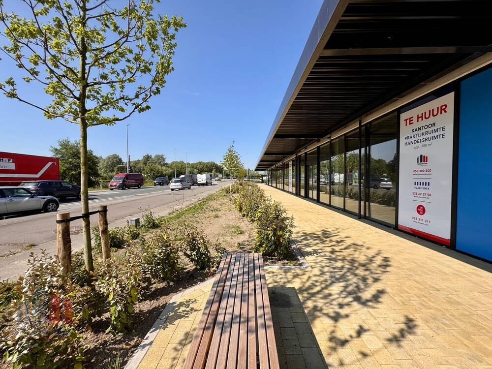 Handelszaak te huur in Veurne 8630 4225.00€ slaapkamers 461.00m² - Zoekertje 495097
