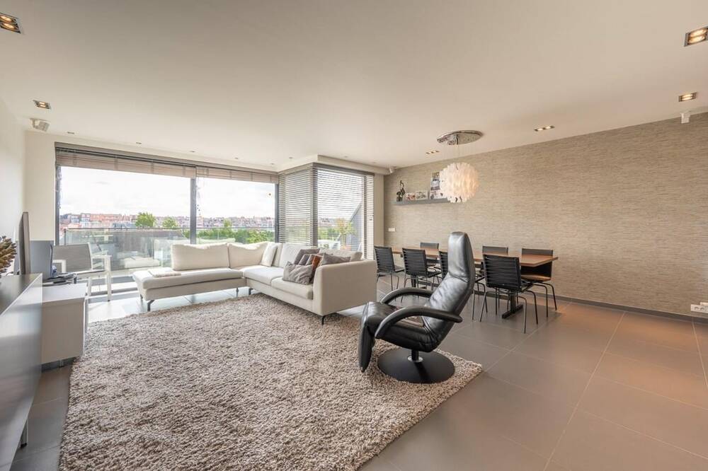 Appartement te huur in Knokke-Heist 8300 3500.00€ 4 slaapkamers 180.00m² - Zoekertje 505512