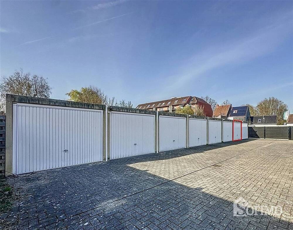 Parking & garage te  koop in Roeselare 8800 24000.00€  slaapkamers m² - Zoekertje 506460
