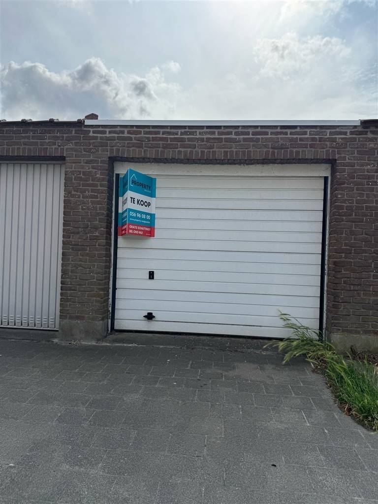 Parking & garage te  koop in Izegem 8870 20000.00€  slaapkamers m² - Zoekertje 506389