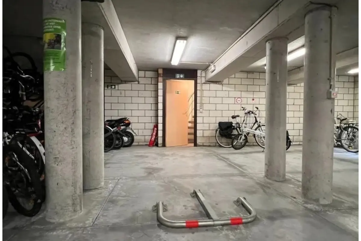 Parking & garage te  koop in Knokke-Heist 8300 40000.00€  slaapkamers m² - Zoekertje 508283