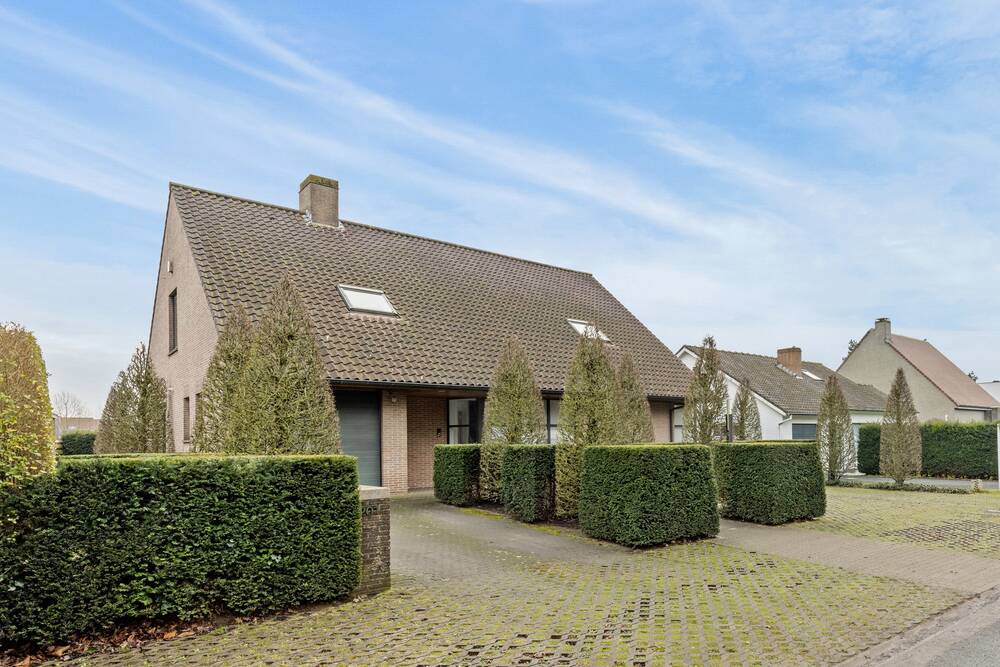Huis te koop in Sint-Michiels 8200 474800.00€ 4 slaapkamers 308.00m² - Zoekertje 510628
