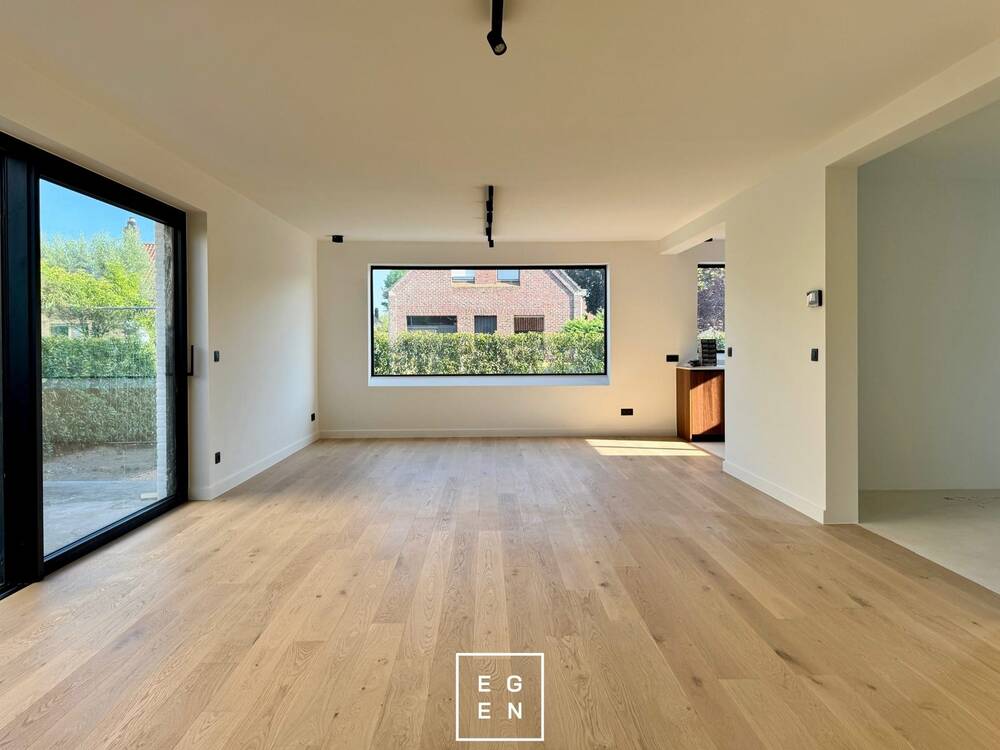 Huis te  huur in Assebroek 8310 1700.00€ 3 slaapkamers 155.00m² - Zoekertje 511826
