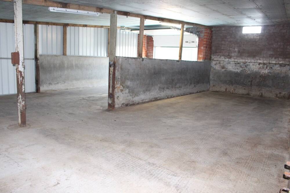 Handelszaak te  huur in Meulebeke 8760 350.00€  slaapkamers m² - Zoekertje 513476