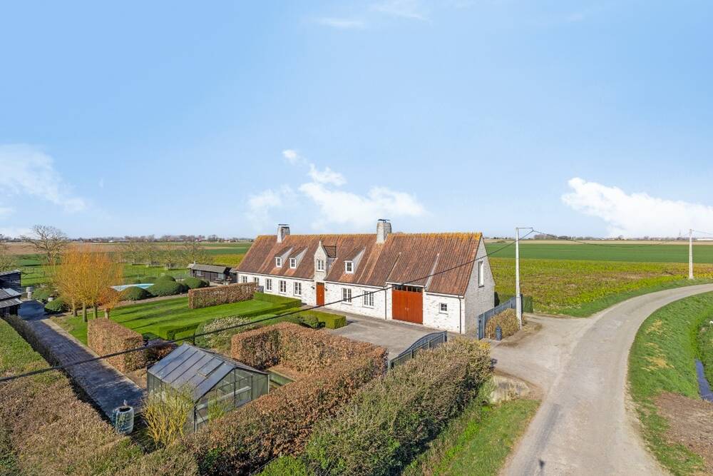 Villa te  koop in Alveringem 8690 845000.00€ 4 slaapkamers 330.00m² - Zoekertje 513205