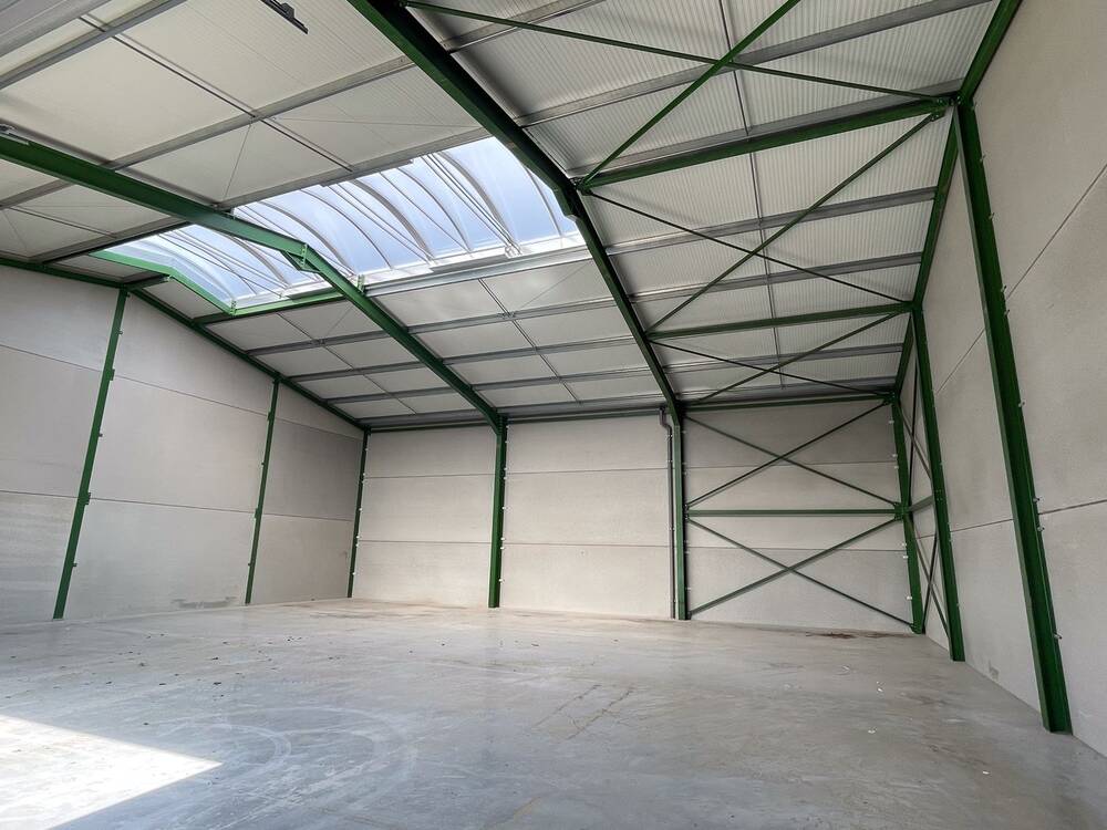 Handelszaak te  huur in Beernem 8730 1500.00€  slaapkamers 360.00m² - Zoekertje 512787