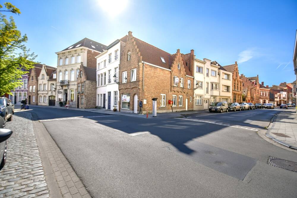 Handelszaak te koop in Brugge 8000 399000.00€ 2 slaapkamers 137.00m² - Zoekertje 514308