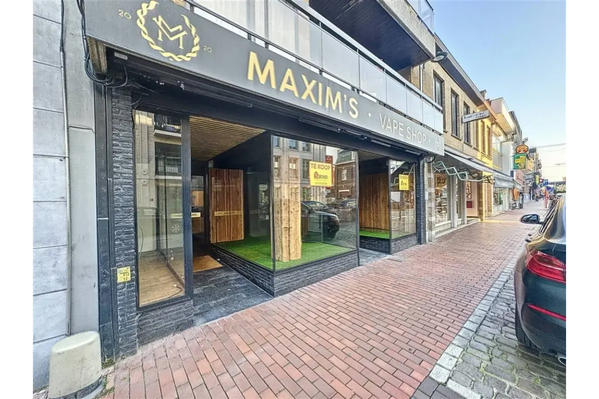 Handelszaak te  koop in Roeselare 8800 298000.00€  slaapkamers 120.00m² - Zoekertje 514379