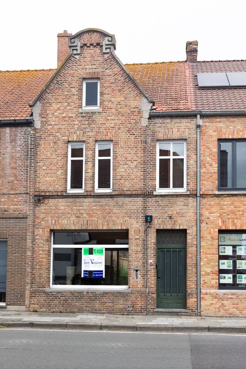 Huis te  koop in Pervijze 8600 195000.00€ 3 slaapkamers 182.00m² - Zoekertje 516441