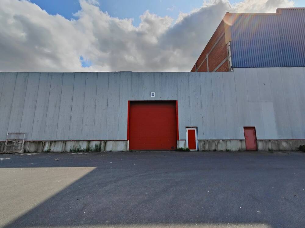 Handelszaak te  huur in Oostende 8400 2300.00€  slaapkamers 1000.00m² - Zoekertje 516395