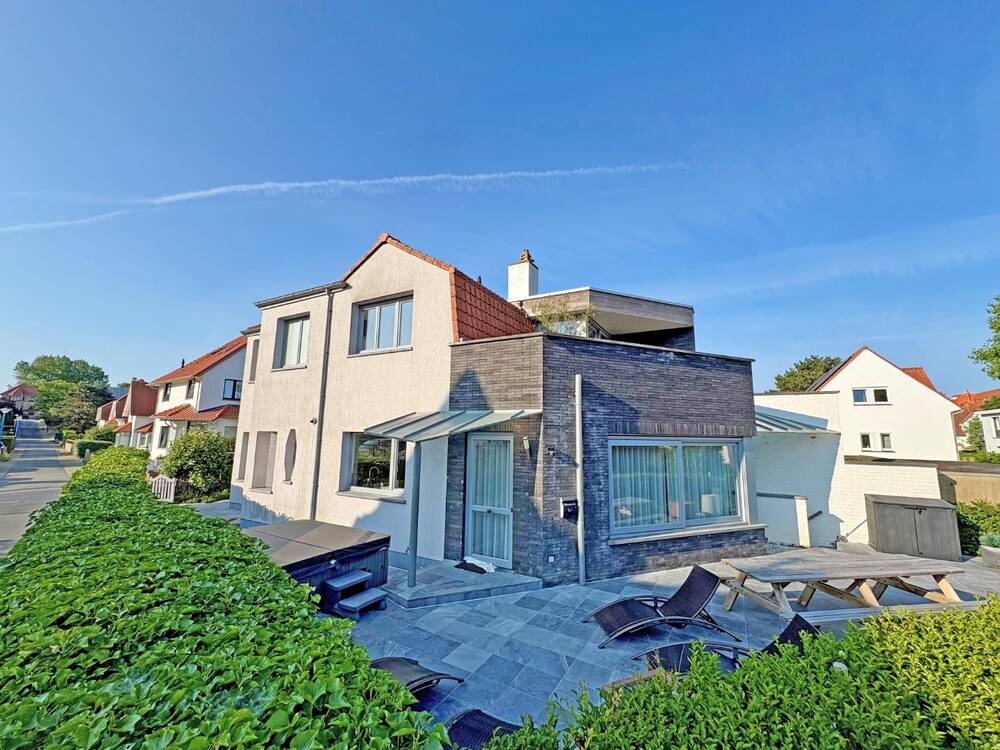 Huis te  koop in Koksijde 8670 595000.00€ 4 slaapkamers m² - Zoekertje 516311
