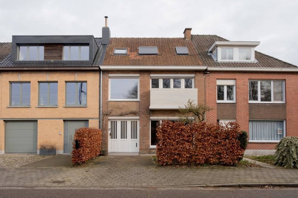Huis te koop in Sint-Andries 8200 439000.00€ 5 slaapkamers 217.00m² - Zoekertje 515226