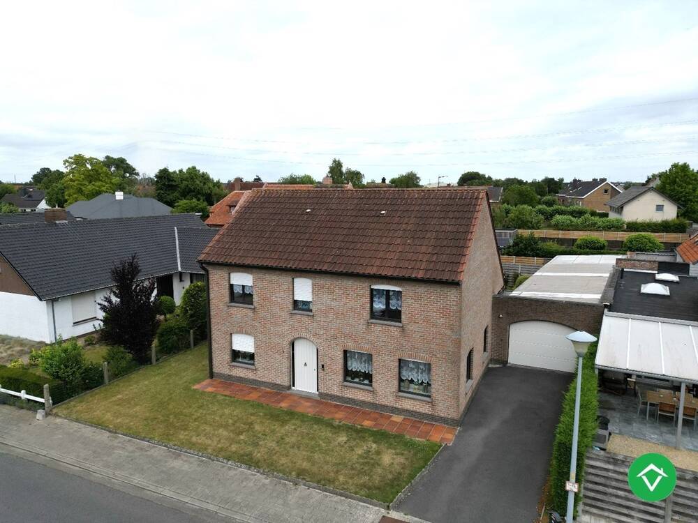 Villa te koop in Roeselare 8800 419000.00€ 5 slaapkamers m² - Zoekertje 515208