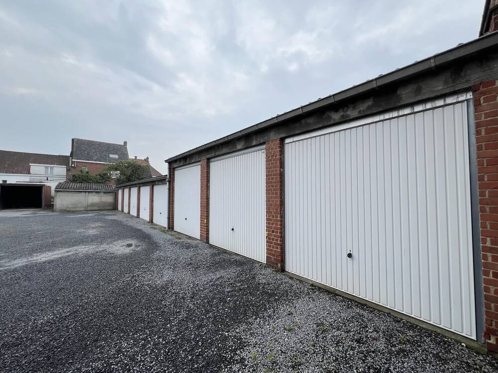 Parking & garage te  huur in Roeselare 8800 75.00€  slaapkamers m² - Zoekertje 520265