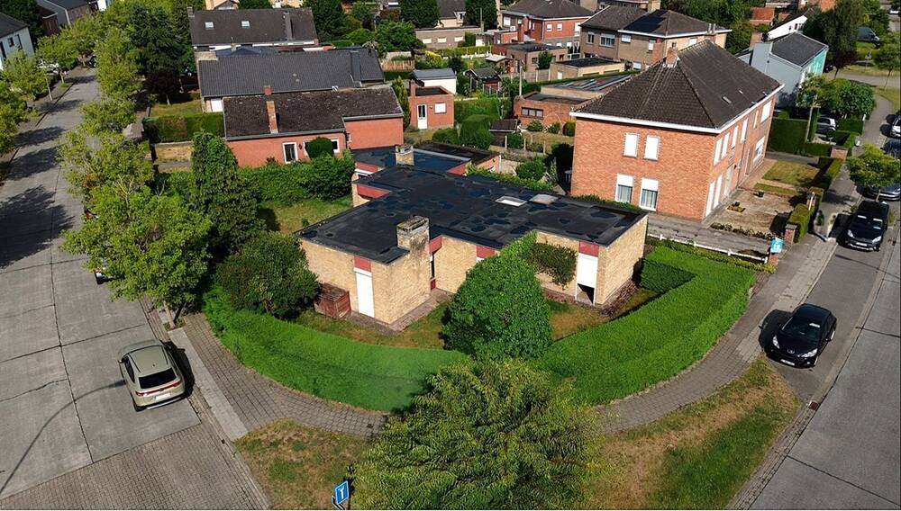 Huis te koop in Sint-Andries 8200 339000.00€ 2 slaapkamers 165.00m² - Zoekertje 518078