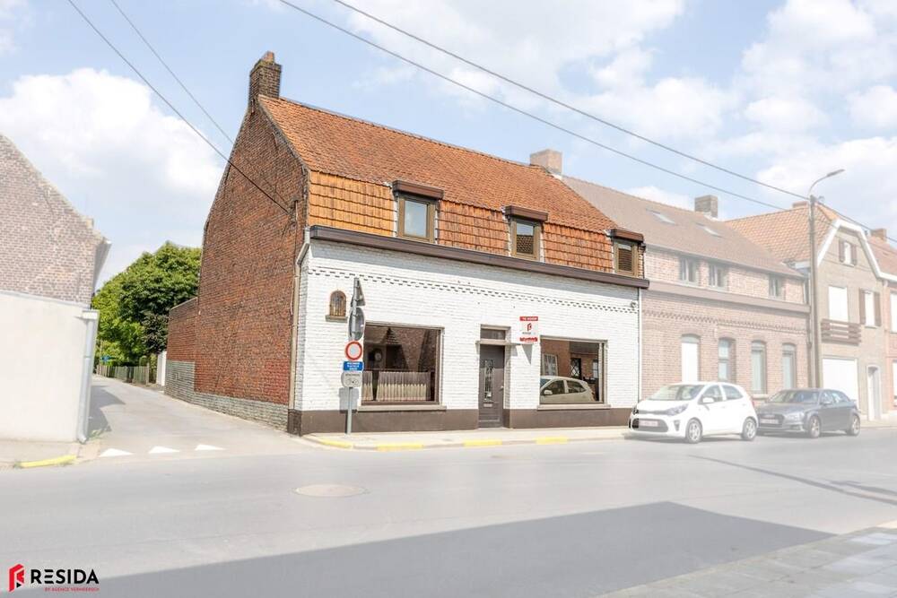 Huis te  koop in Heestert 8551 195000.00€ 5 slaapkamers 234.00m² - Zoekertje 518559