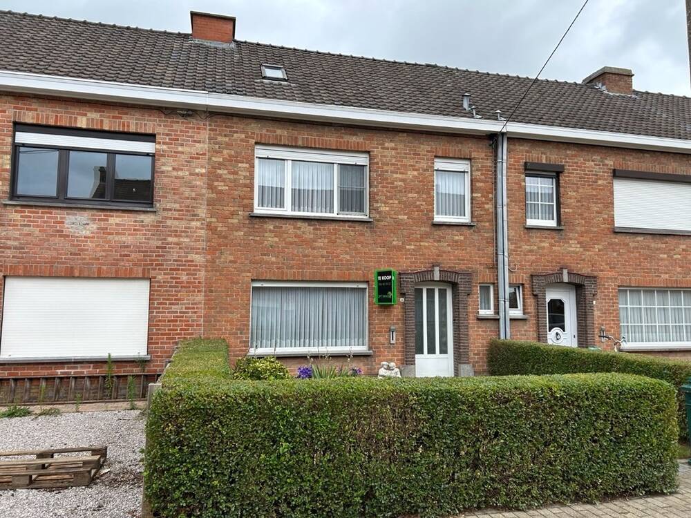 Huis te koop in Sint-Baafs-Vijve 8710 175000.00€ 3 slaapkamers m² - Zoekertje 518577