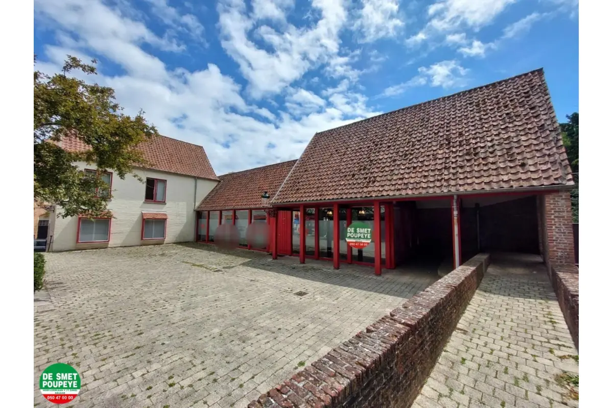 Handelszaak te  huur in Brugge 8000 1800.00€  slaapkamers m² - Zoekertje 518084