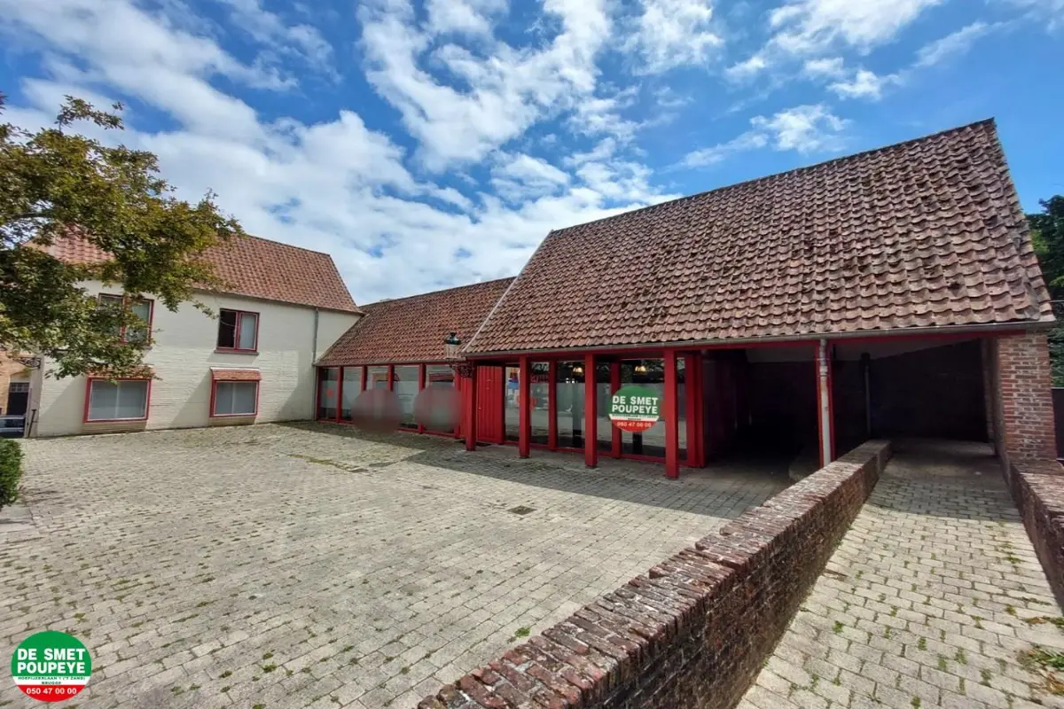 Handelszaak te  huur in Brugge 8000 1800.00€  slaapkamers m² - Zoekertje 518084