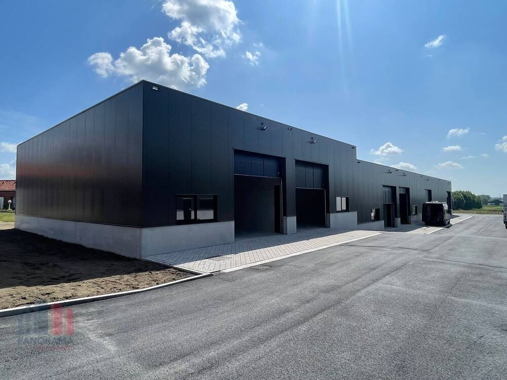 Handelszaak te koop in Tielt 8700 734125.00€ slaapkamers 419.00m² - Zoekertje 520570