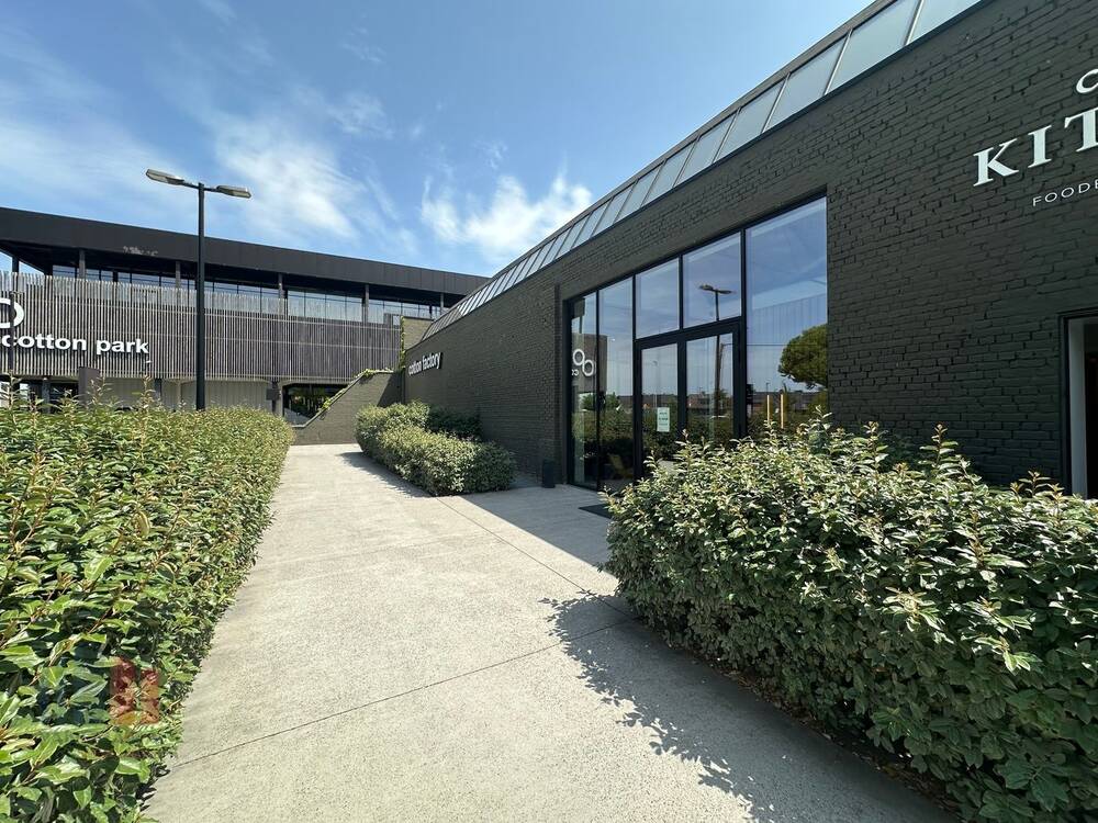 Handelszaak te huur in Kortrijk 8500 4900.00€ slaapkamers 150.00m² - Zoekertje 520574