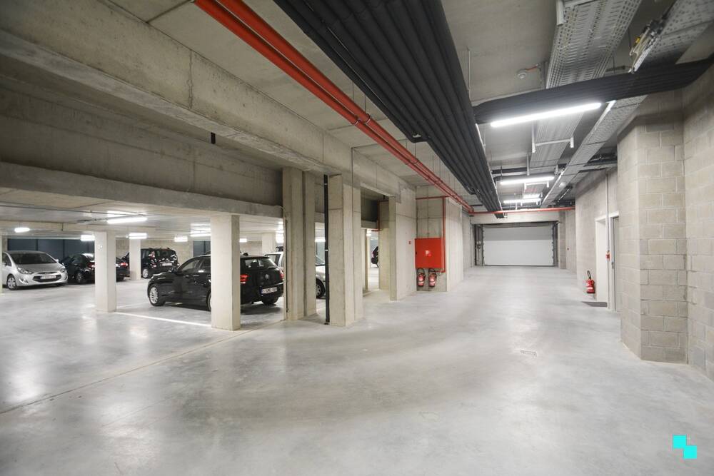 Parking & garage te  koop in Ingelmunster 8770 7000.00€  slaapkamers m² - Zoekertje 521326